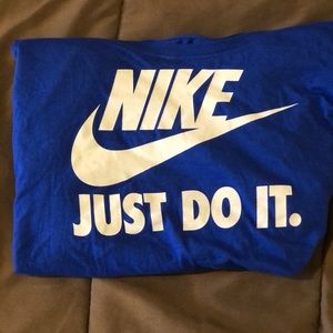 Nike t shirt